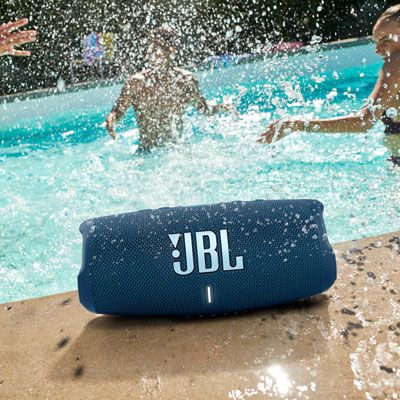 Upptäck den vattentäta Bluetooth-högtalare från JBL