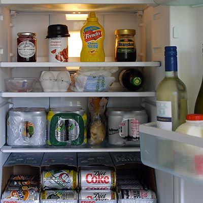 Vatten i kylskåpet och andra problem – så löser du dem